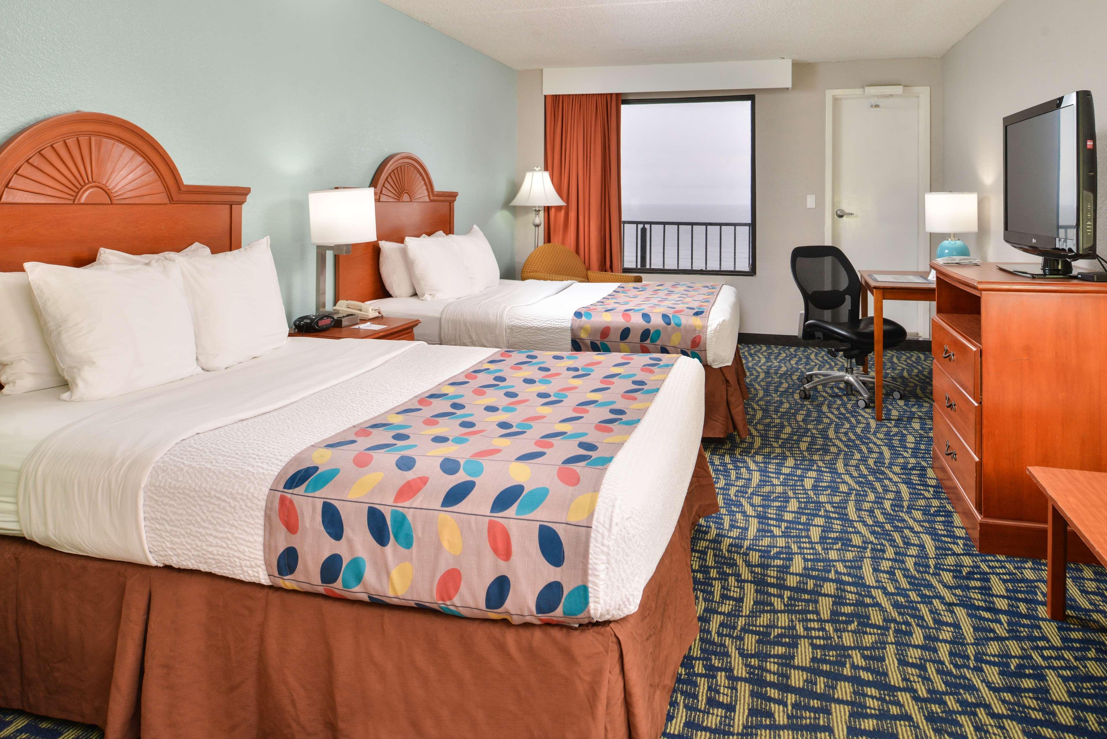 Best Western Plus Holiday Sands Inn & Suites Norfolk Exterior photo